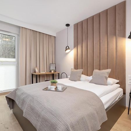 Bright Apartment In Krakow With Garden, Air Conditioning, Parking And Desk By Renters Prestige Extérieur photo