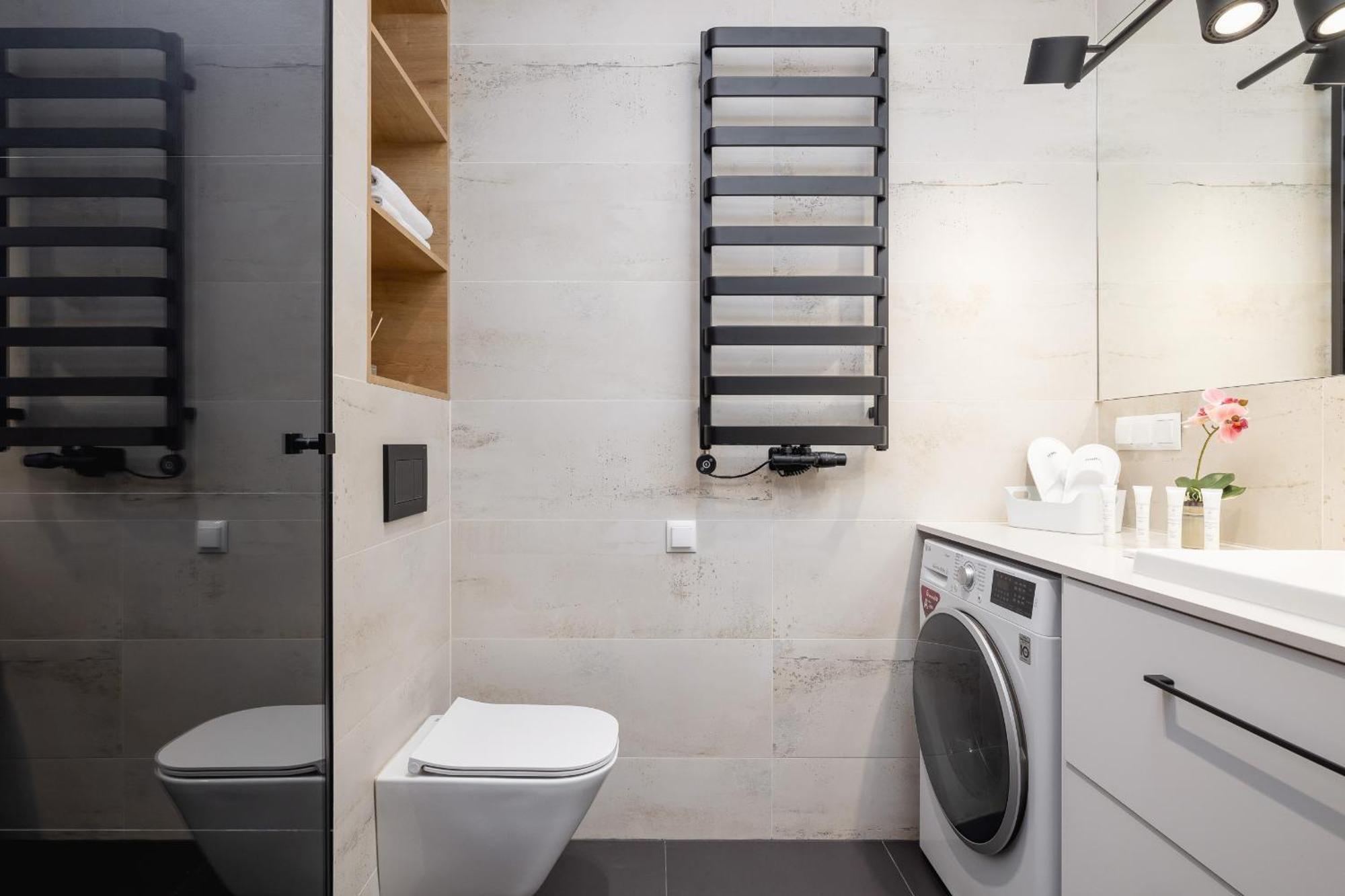 Bright Apartment In Krakow With Garden, Air Conditioning, Parking And Desk By Renters Prestige Extérieur photo