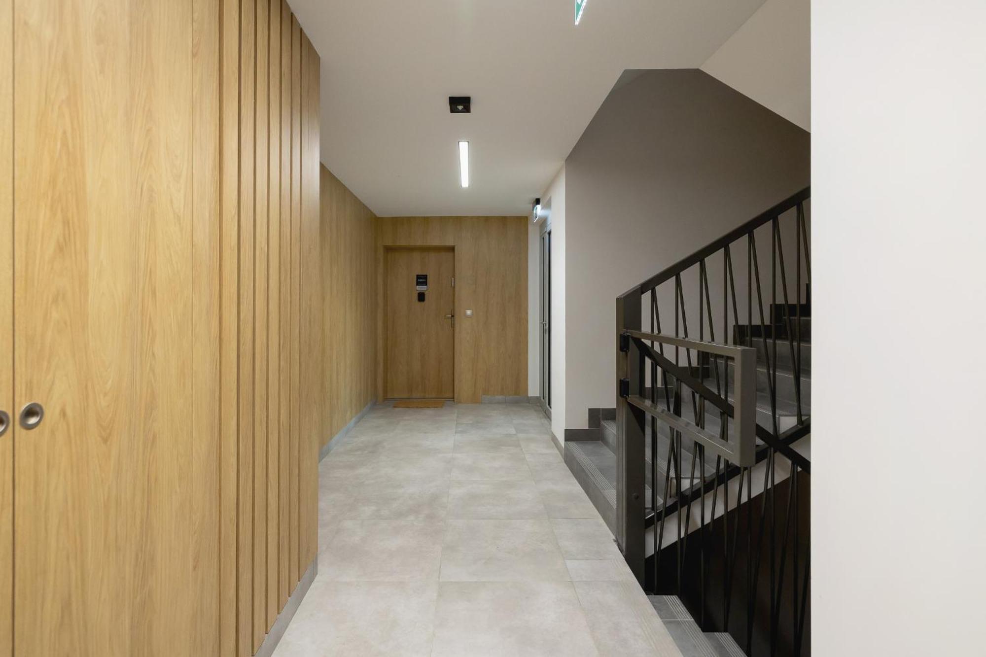 Bright Apartment In Krakow With Garden, Air Conditioning, Parking And Desk By Renters Prestige Extérieur photo